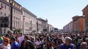 Live siamo in Piazza San Pietro