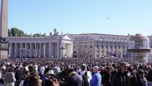 Live siamo in Piazza San Pietro