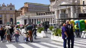 Piazza San Pietro fedeli