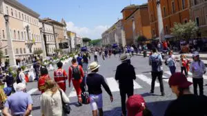 Piazza San Pietro fedeli