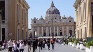 Piazza San Pietro fedeli