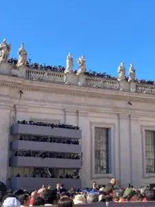 fedeli in Piazza San Pietro