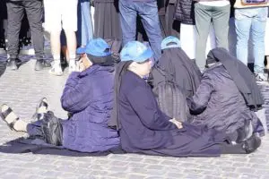 fedeli in Piazza San Pietro