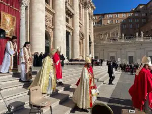fedeli in Piazza San Pietro