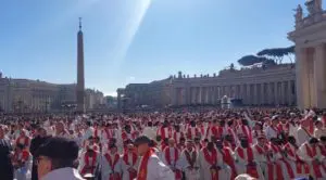 fedeli in Piazza San Pietro