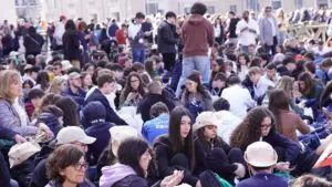 fedeli in Piazza San Pietro