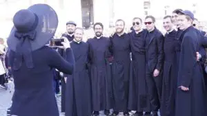 fedeli in Piazza San Pietro