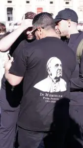 fedeli in Piazza San Pietro