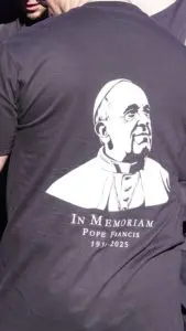 fedeli in Piazza San Pietro