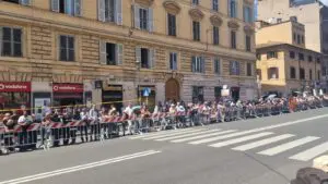 passaggio feretro Papa Francesco