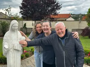 Padre Livio con Vicka