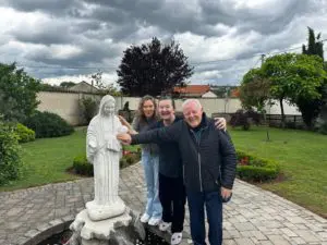 Padre Livio con Vicka