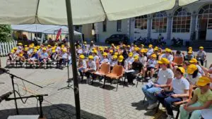 Rosario con gli studenti Radio Maria