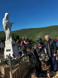 Padre Livio sul Podbrdo - Medjugorje (17)