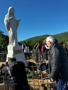 Padre Livio sul Podbrdo - Medjugorje (19)