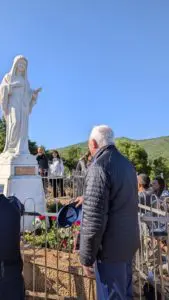 Padre Livio sul Podbrdo - Medjugorje (43)