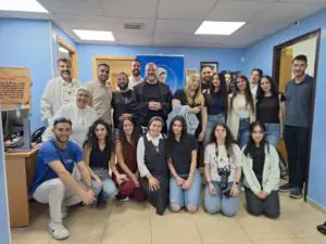 Gruppo di universitari nella sede di Radio Maria a Nazareth - Terrasanta
