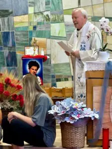 Benedizione reliquia Carlo Acutis Radio Maria (11)