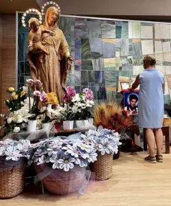 Venerazione reliquia Carlo Acutis cappella Radio Maria 19 Agosto (7)
