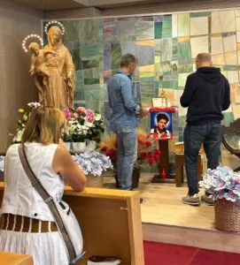 Venerazione reliquia Carlo Acutis cappella Radio Maria 30 Agosto 
