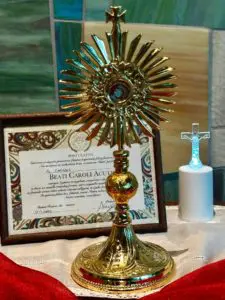 Venerazione reliquia Carlo Acutis cappella Radio Maria 30 agosto 1 (2)