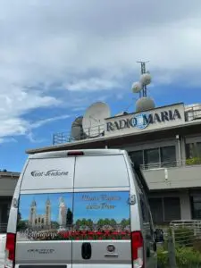 Venerazione reliquia Carlo Acutis cappella Radio Maria 30 agosto 1 (2)