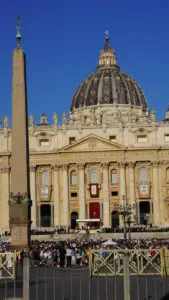 Piazza San Pietro - canonizzazione di Piergiorgio Frassati e Carlo Acutis
