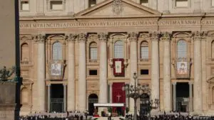 Piazza San Pietro - canonizzazione di Piergiorgio Frassati e Carlo Acutis