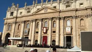 Piazza San Pietro - canonizzazione di Piergiorgio Frassati e Carlo Acutis