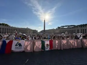 Piazza San Pietro - canonizzazione di Piergiorgio Frassati e Carlo Acutis