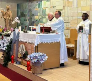 Santa Messa nuovi direttori Radio Maria 04112025 (15)