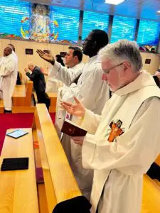 Santa Messa nuovi direttori Radio Maria 04112025 (15)
