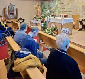 Santo Rosario di un gruppo ammalati delle Suore Ospedaliere di Albese (Como)
