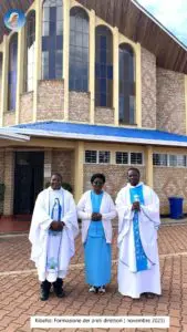 Santuario di Kibeho ( Africa) Un gruppo di Nuovi Direttori di Radio Maria incontra la Veggente Nathalie