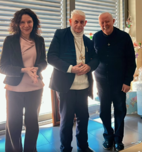 Card. Ernest Simoni con P. Livio e la nostra Robi