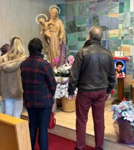 Venerazione reliquia San Carlo Acutis Cappella Radio Maria 050326 (2)