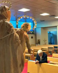 P. LIVIO CON SUA EMINENZA IL CARDINALE ERNEST SIMONI (2)