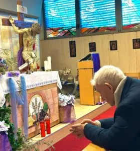 P. LIVIO CON SUA EMINENZA IL CARDINALE ERNEST SIMONI (3)