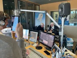 P. LIVIO CON SUA EMINENZA IL CARDINALE ERNEST SIMONI (9)