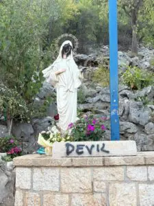 Atti di vandalismo a Medjugorje 27072026