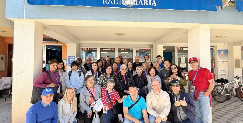 🙏 Pellegrini in visita a Radio Maria a Međugorje! 💙