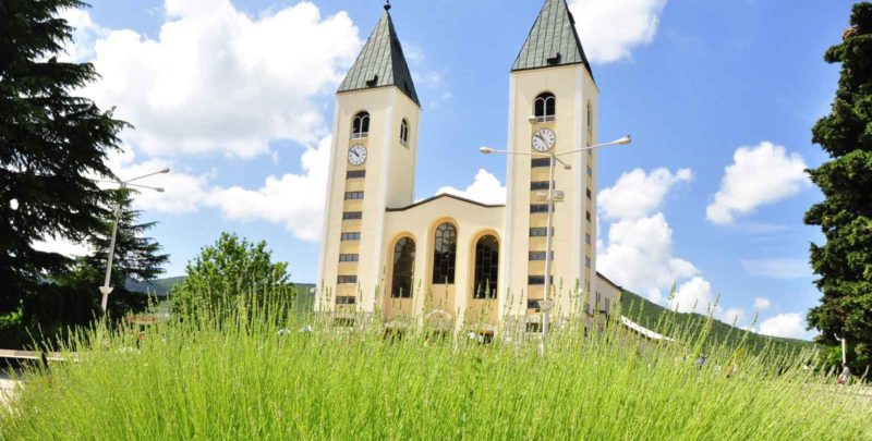 Video, foto e audio esclusivi in tempo reale da Medjugorje Chiesa Medjugorje Chiesa San Giacomo