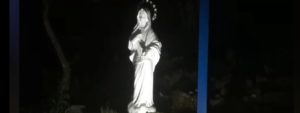 Regina della Pace di notte1