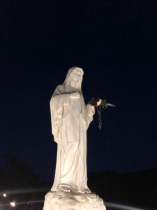 Prima dell'alba sulla collina delle apparizioni