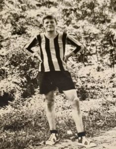 Da giovane seminarista P.Livio giocava a calcio
