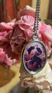 Medaglione Madonna che scioglie i nodi3