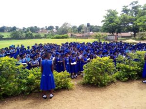 Le Radio Maria Africane nelle scuole per la recita del Rosario