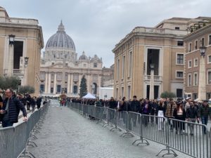 Preparativi per le esequie di Benedetto XVI