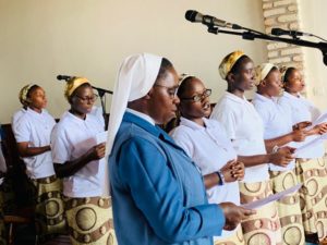 Santo Rosario e Santa Messa in Italiano da Radio Maria Uganda (1)
