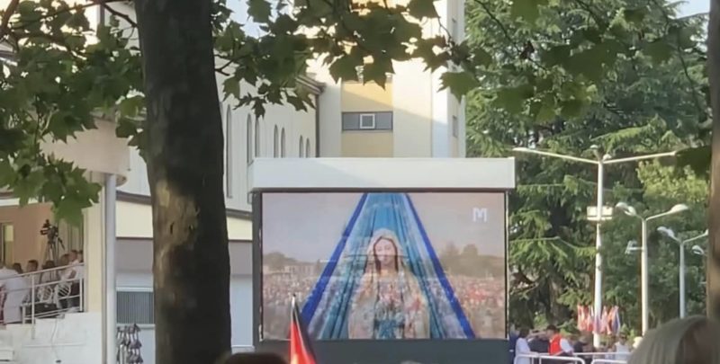 MEDJUGORJE in tempo reale funzioni serali- è il momento dell’Apparizione - in diretta con P. Livio da Medjugorje il Messaggio della Regina della Pace di questo 25623- 42mo Anniversario delle apparizioni
